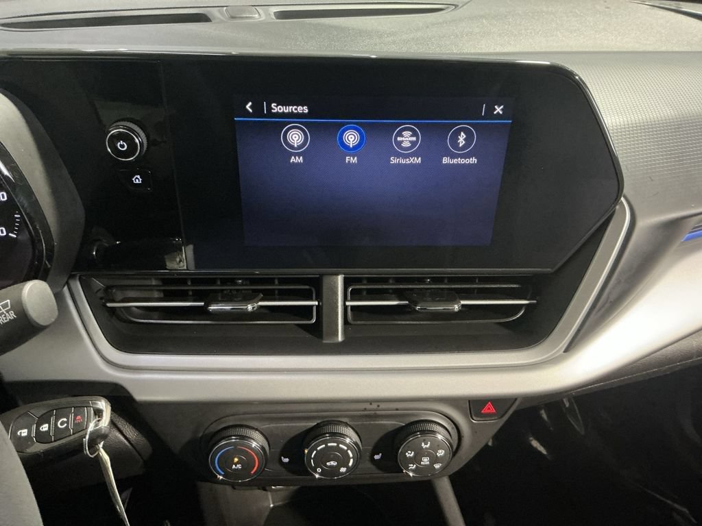 Used 2024 Chevrolet Trax LS w/ LS Convenience Package FWD image 19