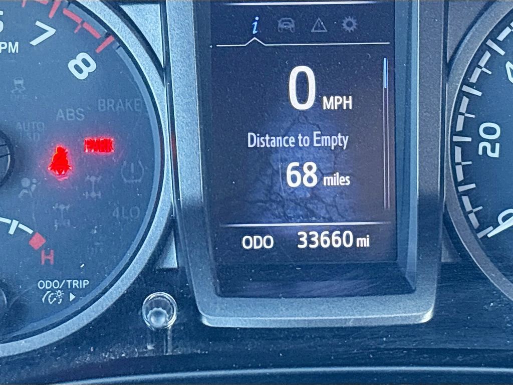 Used 2021 Toyota Tacoma TRD Off-Road image 12