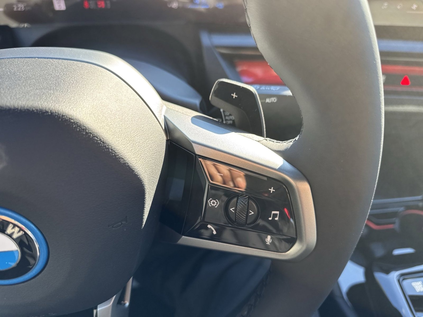 New 2026 BMW 550e xDrive w/ Executive Package image 17