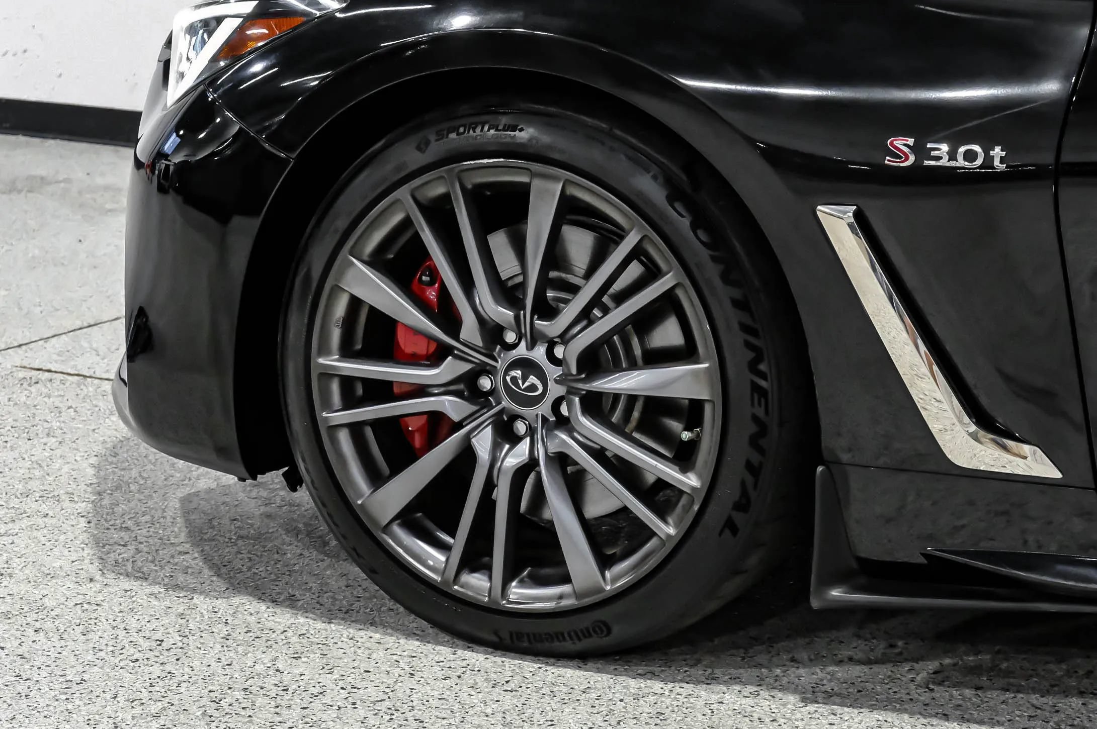 Used 2017 INFINITI Q60 Red Sport 400 RWD image 59