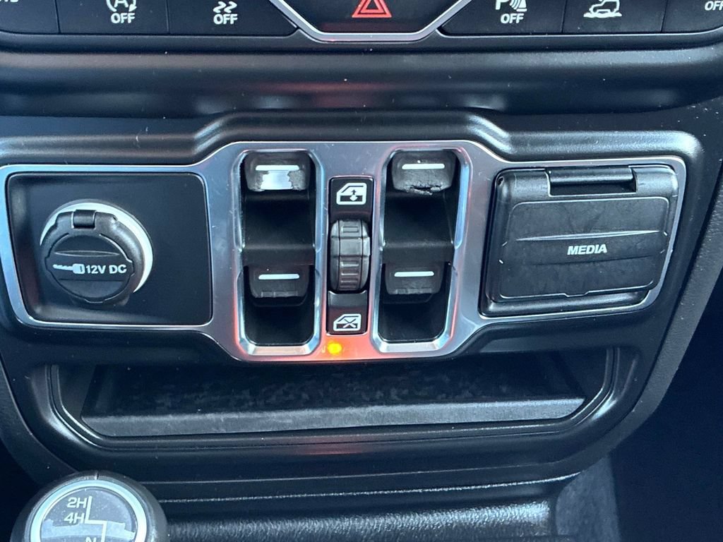 Used 2021 Jeep Gladiator Overland w/ Popular Equipment Package AWD/4WD image 28