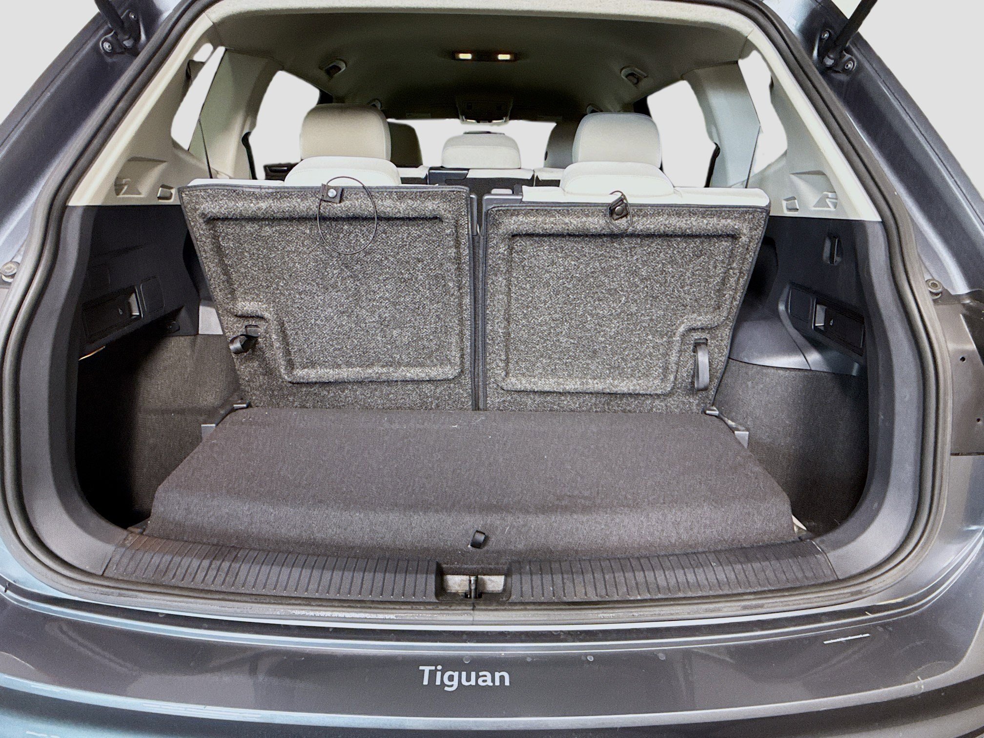 Used 2020 Volkswagen Tiguan S image 34