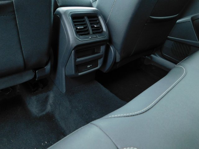 Used 2024 Volkswagen Taos SE image 21