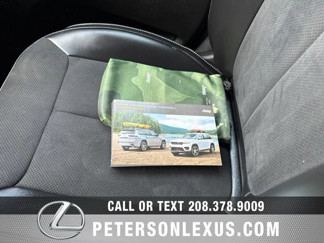 Used 2024 Jeep Grand Cherokee Altitude AWD/4WD image 27
