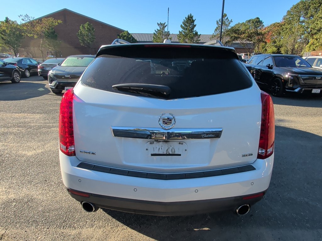 Used 2016 Cadillac SRX Luxury w/ Driver Awareness Package FWD image 4