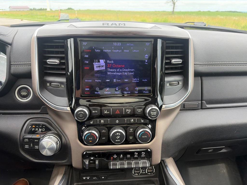 Used 2019 RAM 1500 Laramie AWD/4WD image 17