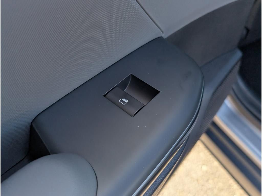 New 2025 Kia K4 LXS image 11