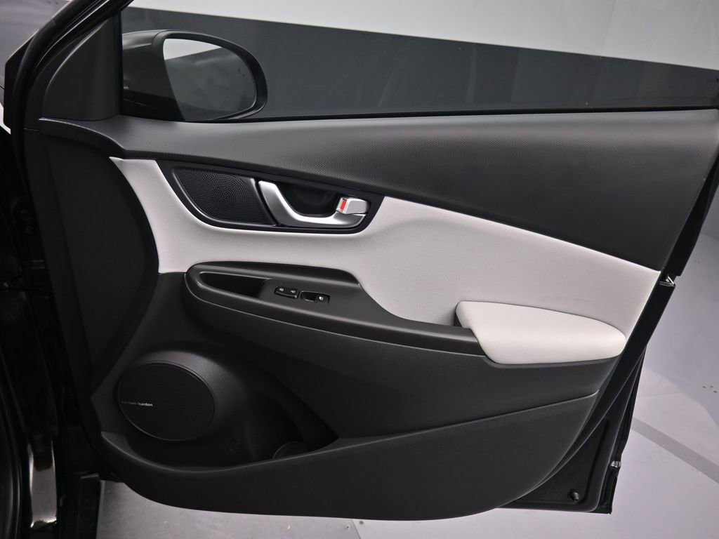 Used 2023 Hyundai Kona Limited w/ Cargo Package FWD image 43