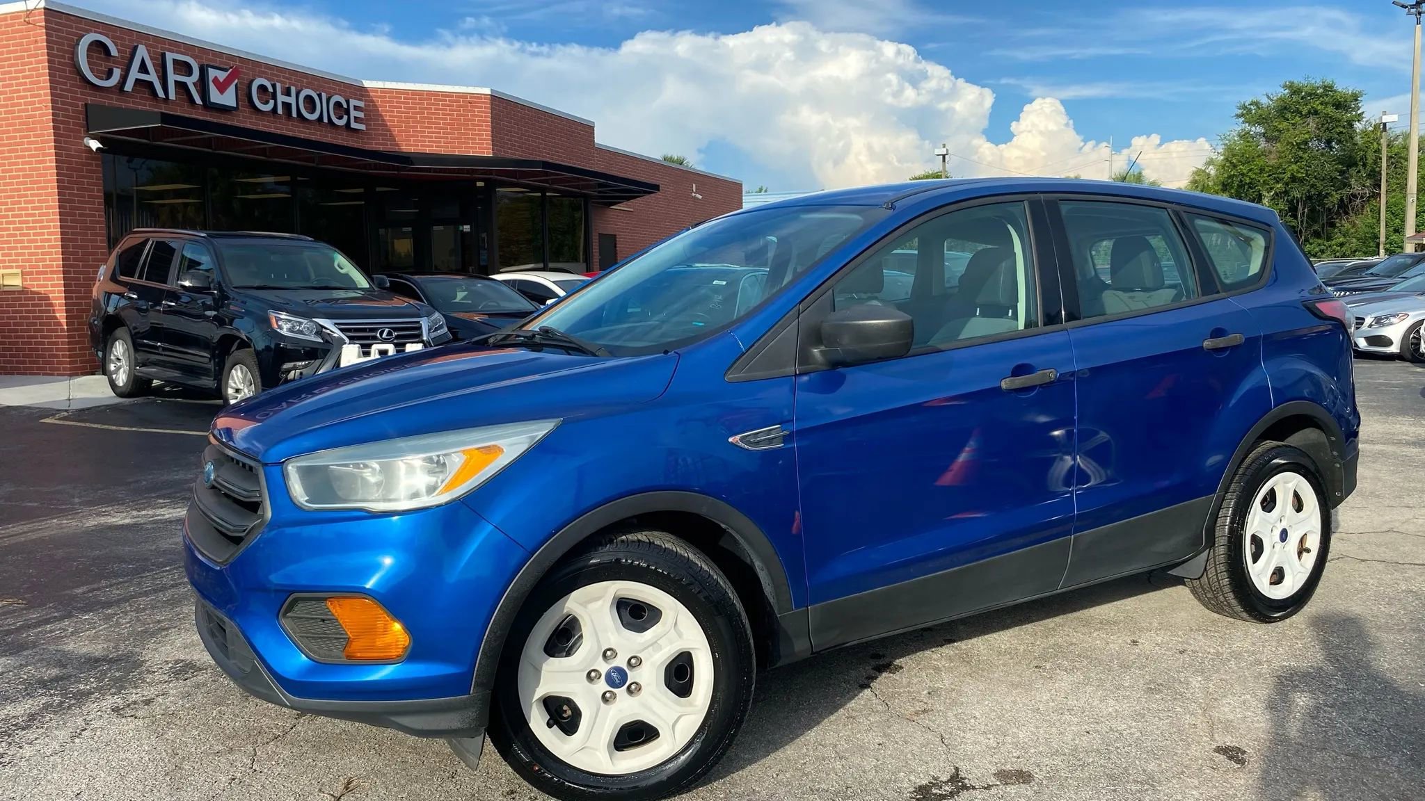 Used 2017 Ford Escape S image 1