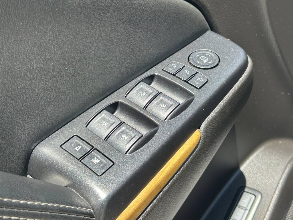 Used 2017 GMC Yukon Denali RWD image 27