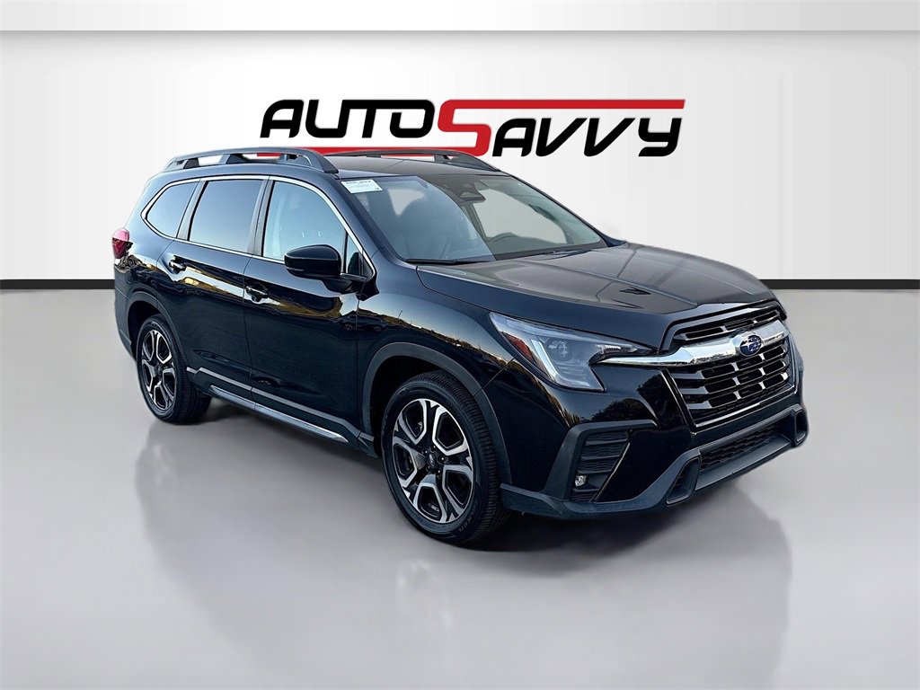 Used 2024 Subaru Ascent Limited image 1