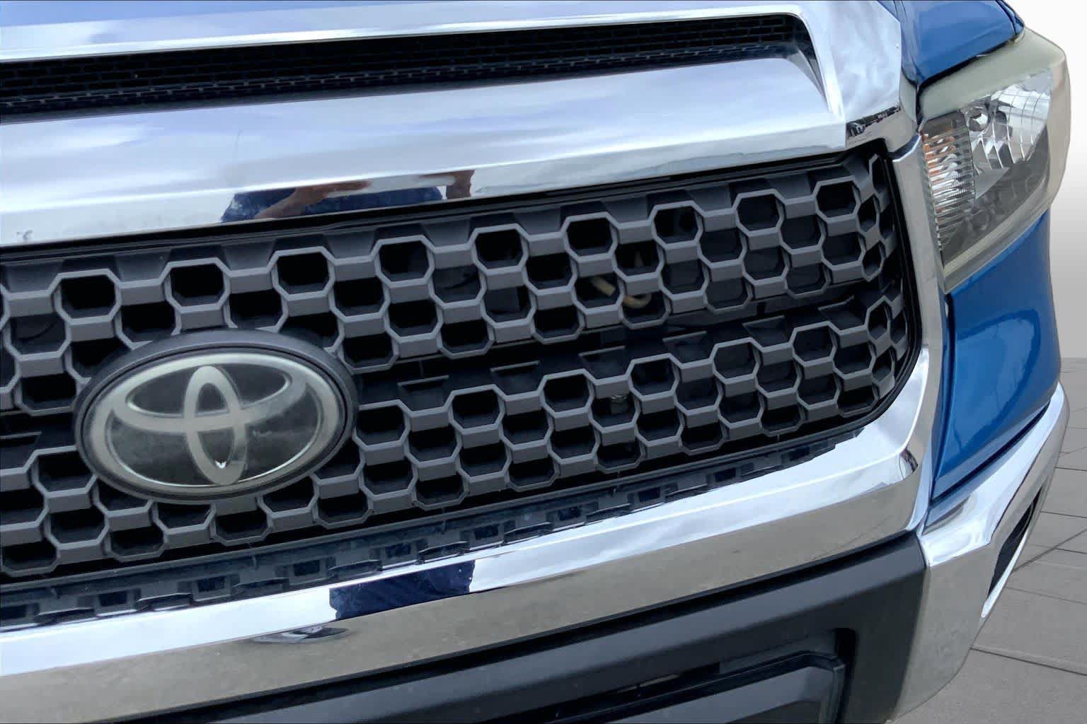 Used 2018 Toyota Tundra SR5 w/ SR5 Upgrade Package RWD image 29