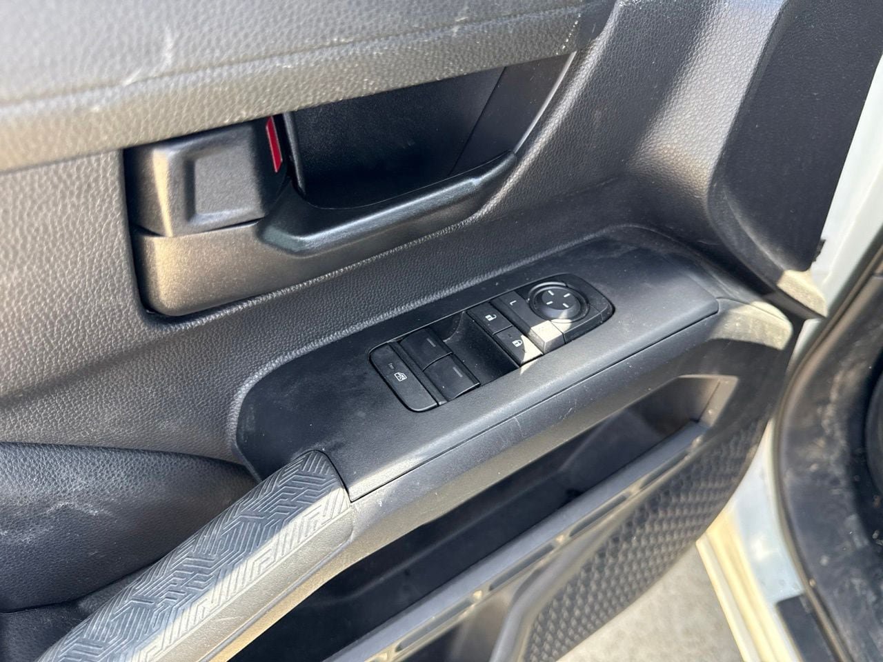 Used 2025 Toyota Tacoma SR RWD image 16