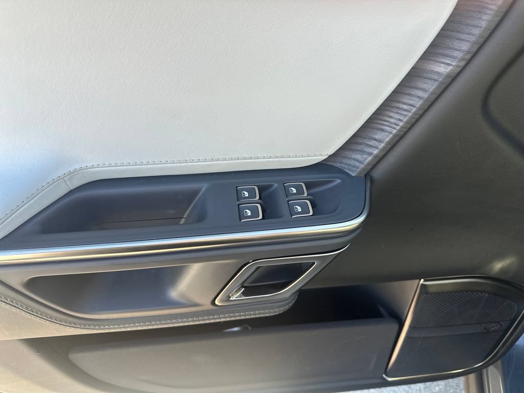 Used 2024 Rivian R1S Adventure AWD/4WD image 18