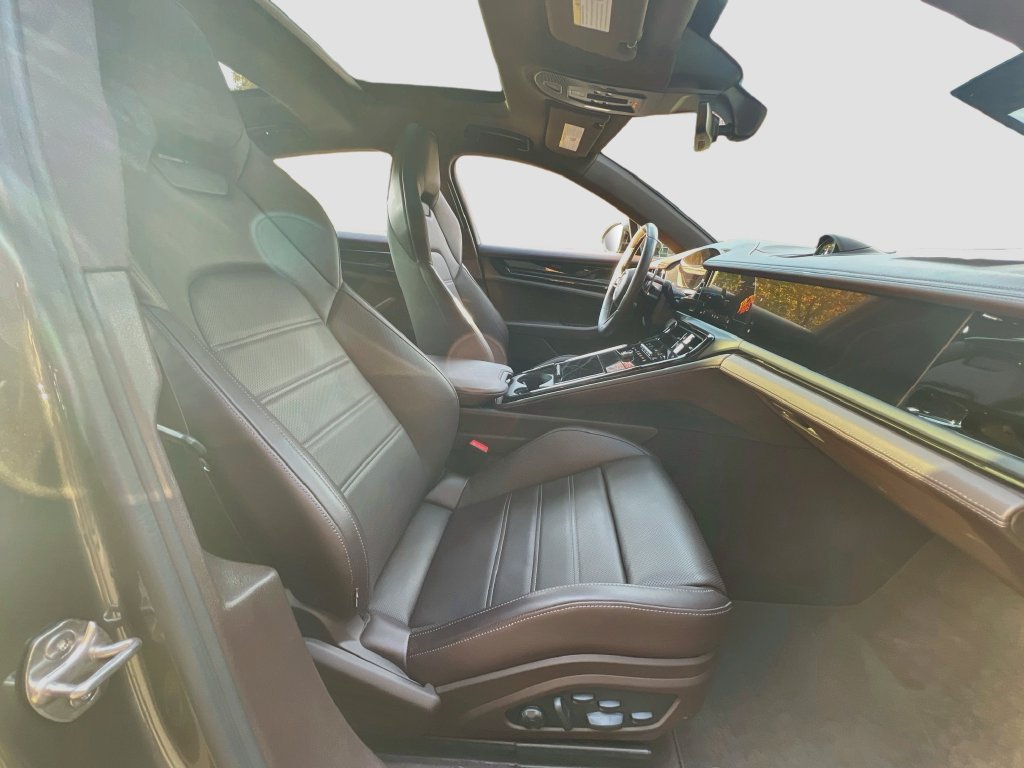 Certified 2025 Porsche Panamera 4S AWD/4WD image 31