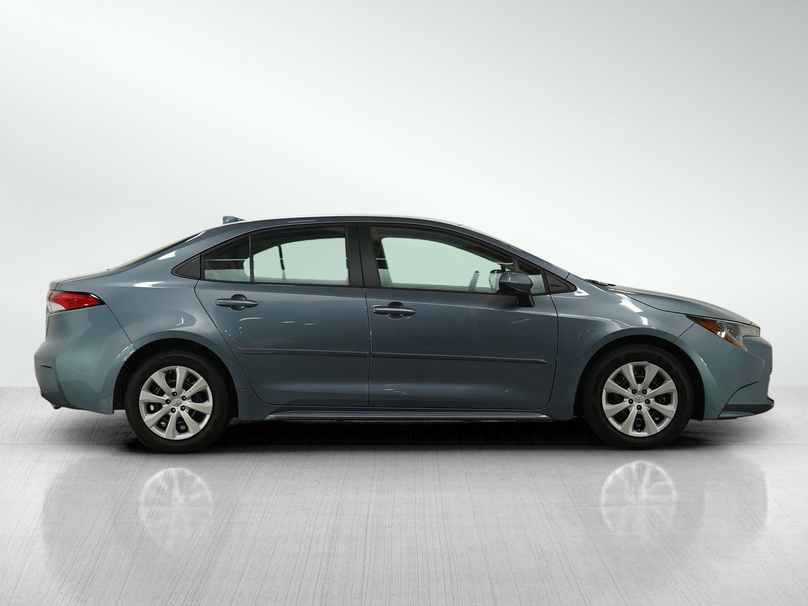 Used 2023 Toyota Corolla LE image 6