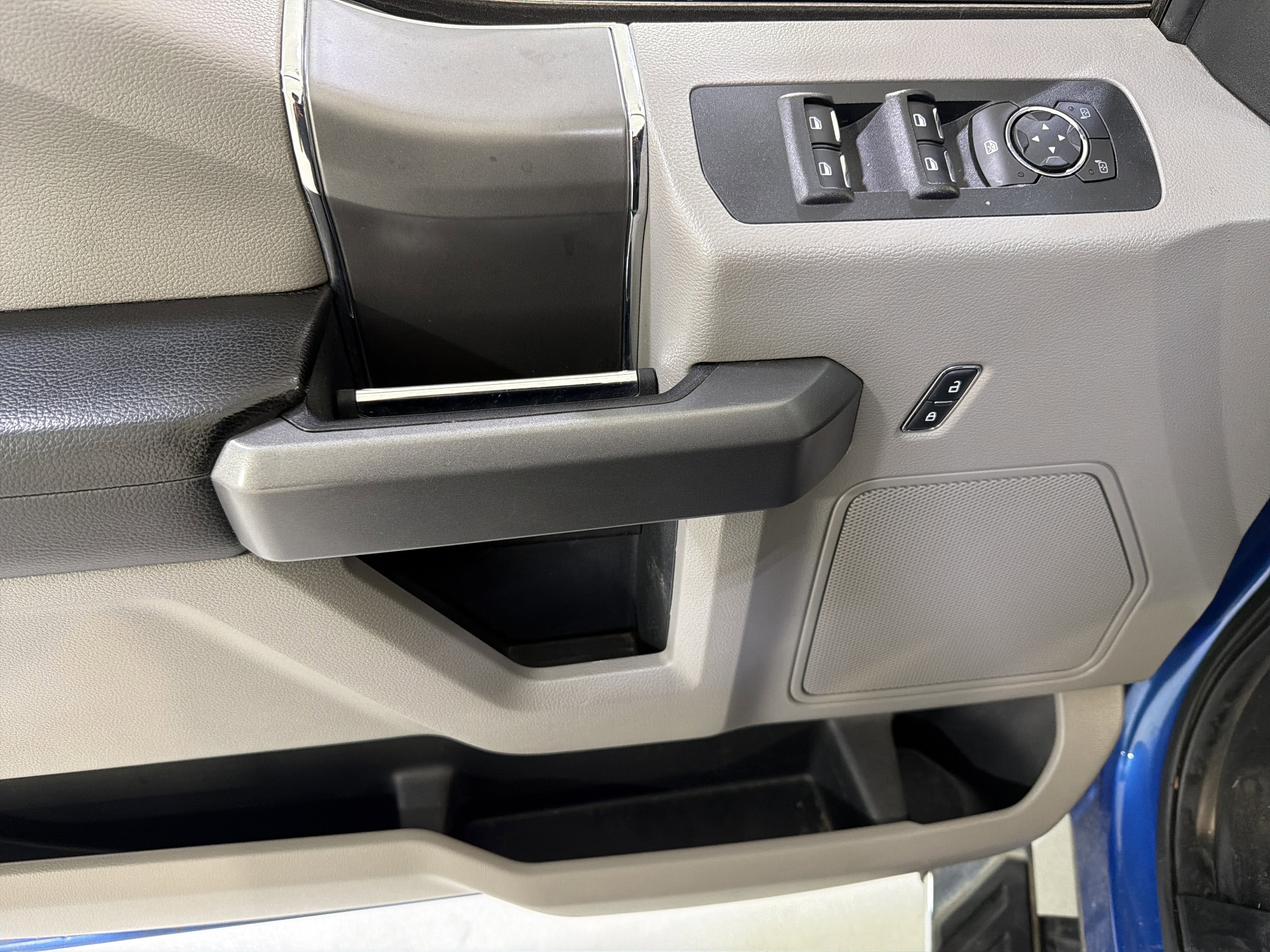 Used 2015 Ford F150 XLT w/ Equipment Group 302A Luxury image 14