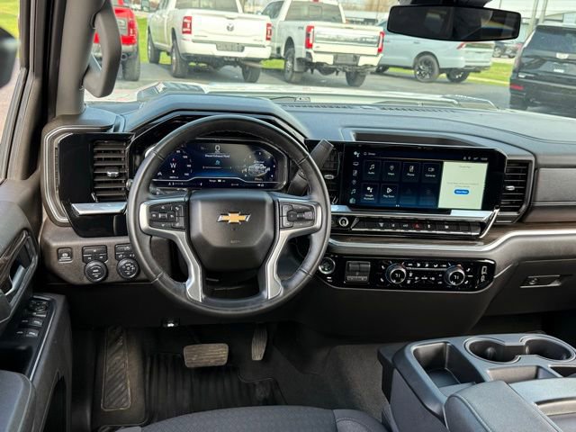 Used 2025 Chevrolet Silverado 2500 LT w/ Convenience Package AWD/4WD image 7