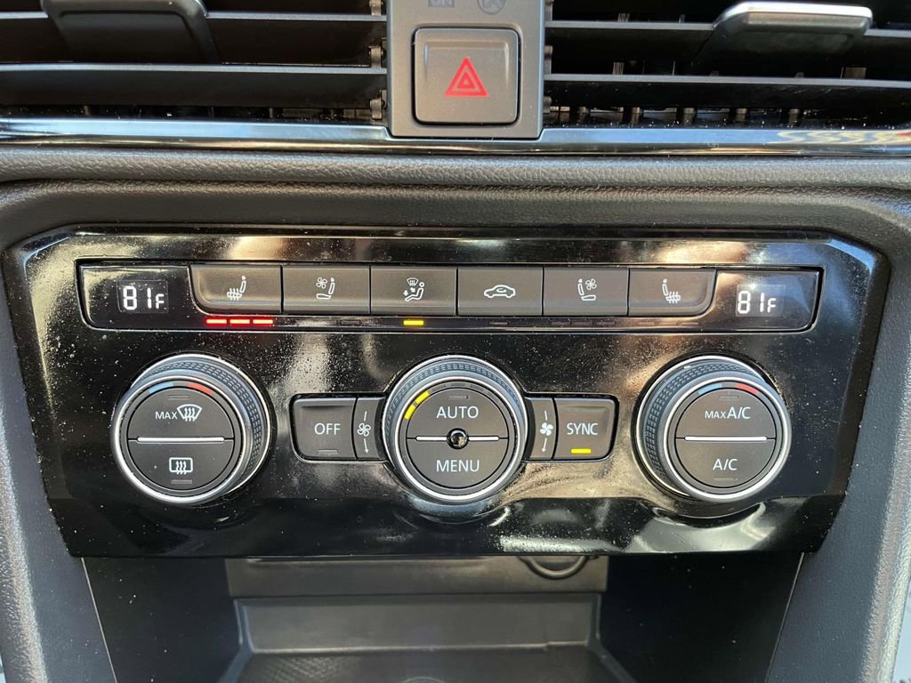 Used 2022 Volkswagen Taos SEL image 29