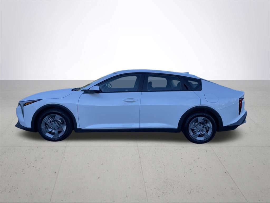 Used 2025 Kia K4 LX image 9