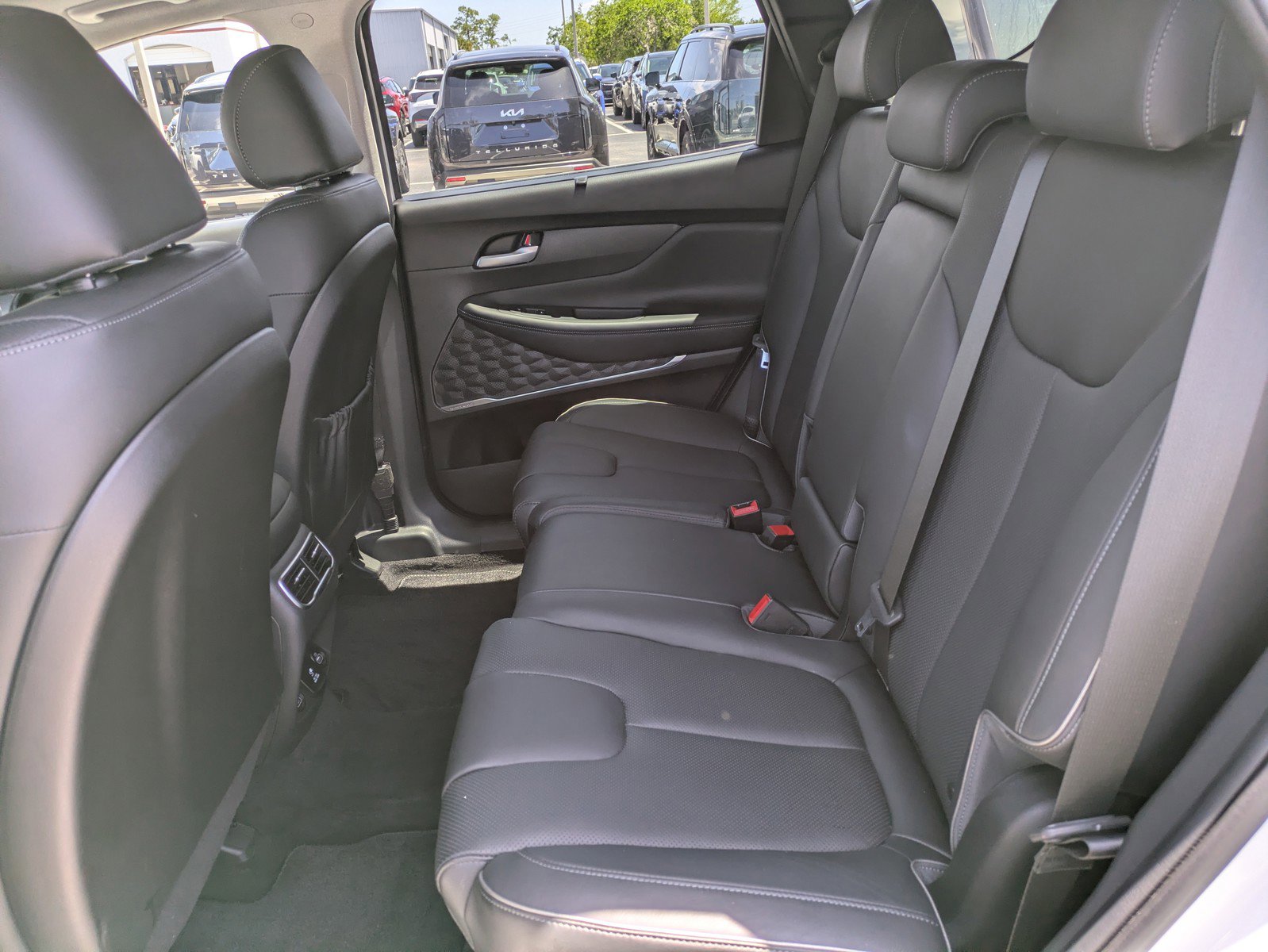 Used 2023 Hyundai Santa Fe Limited image 12