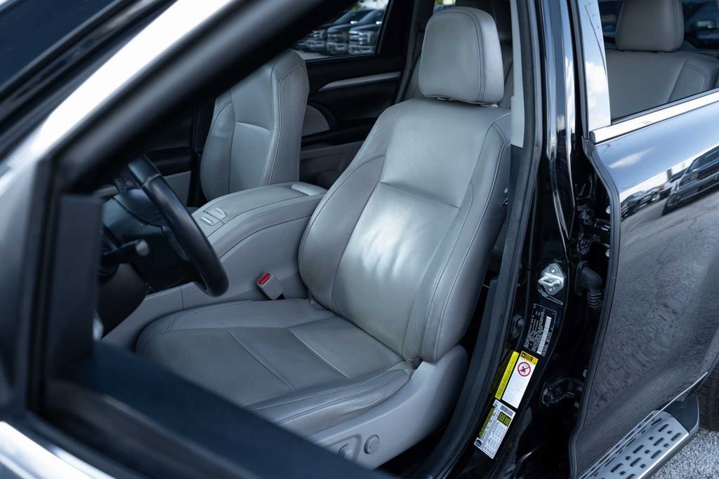 Used 2018 Toyota Highlander XLE image 13