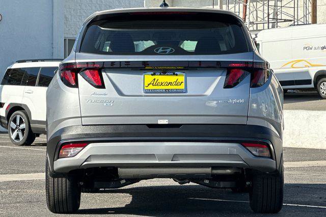 Certified 2026 Hyundai Tucson Blue SE AWD/4WD image 5