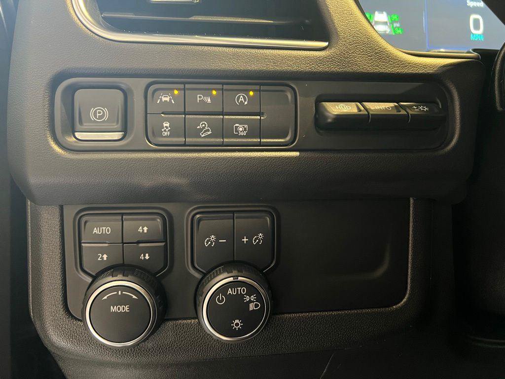 Used 2023 Chevrolet Suburban High Country AWD/4WD image 15