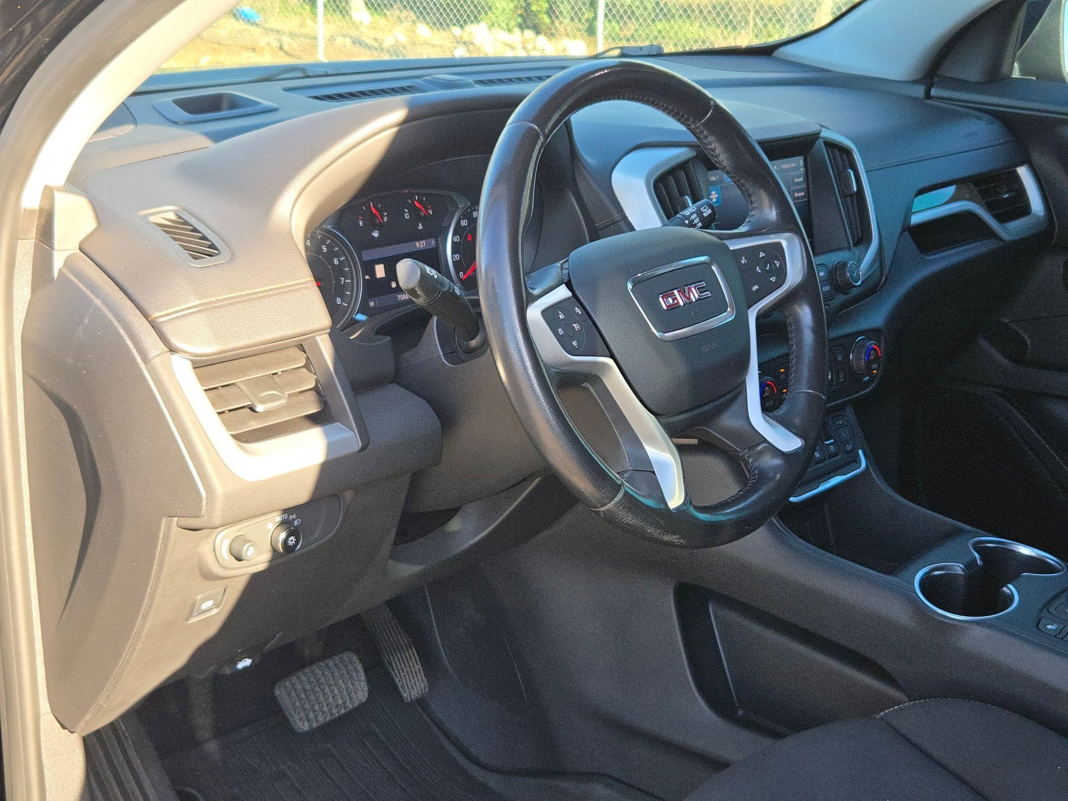 Used 2020 GMC Terrain SLE w/ Driver Convenience Package image 10