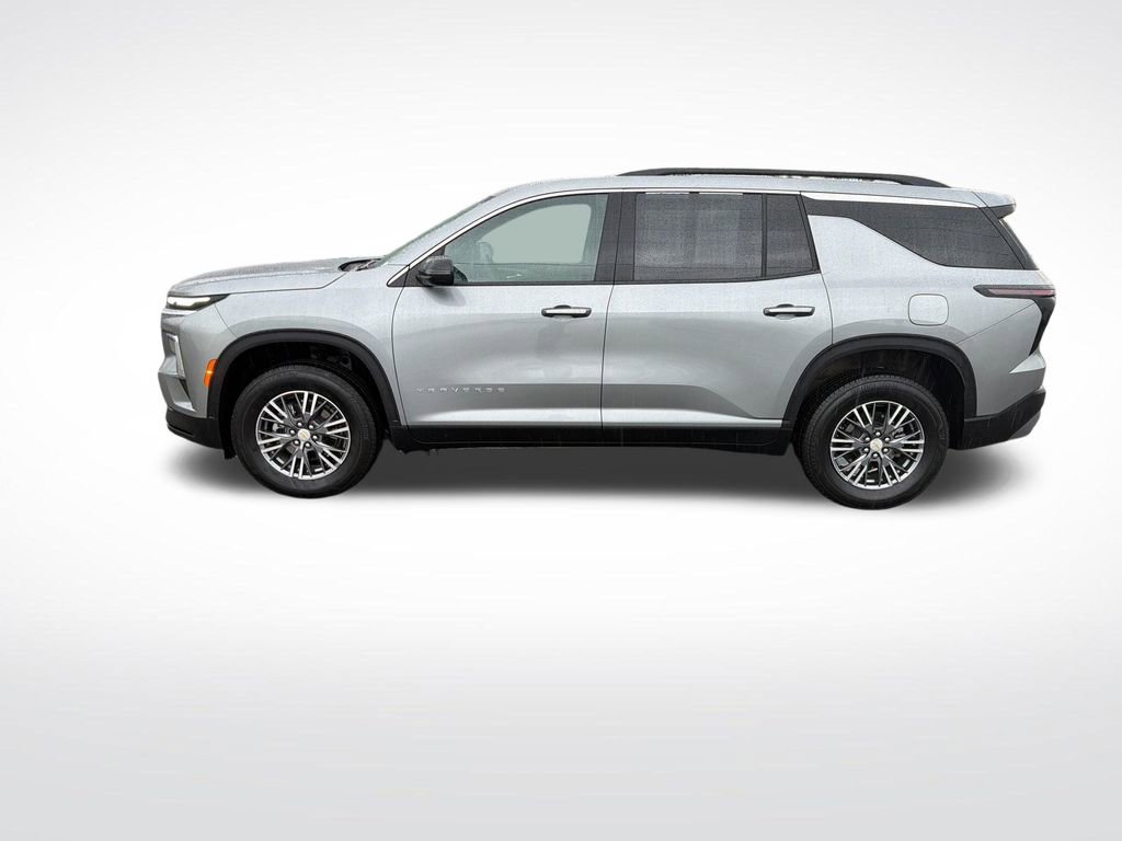 Used 2026 Chevrolet Traverse LT AWD/4WD image 2