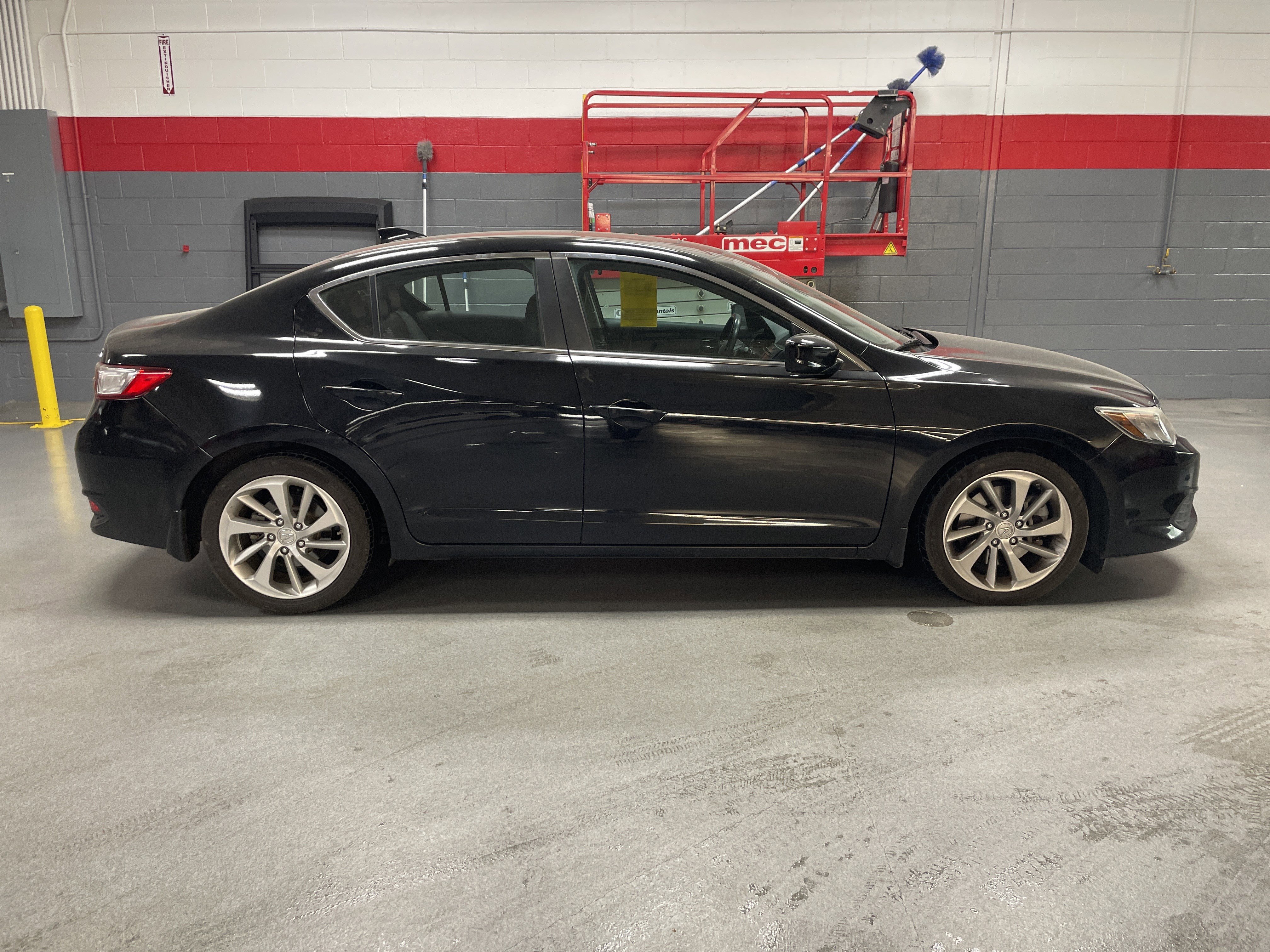 Used 2018 Acura ILX w/ Premium Package FWD image 7