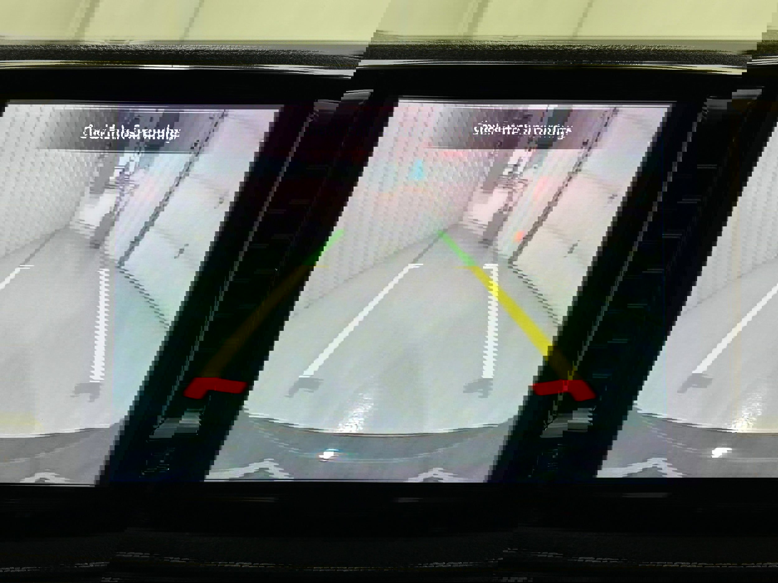 Used 2022 Chrysler Pacifica Touring-L image 8