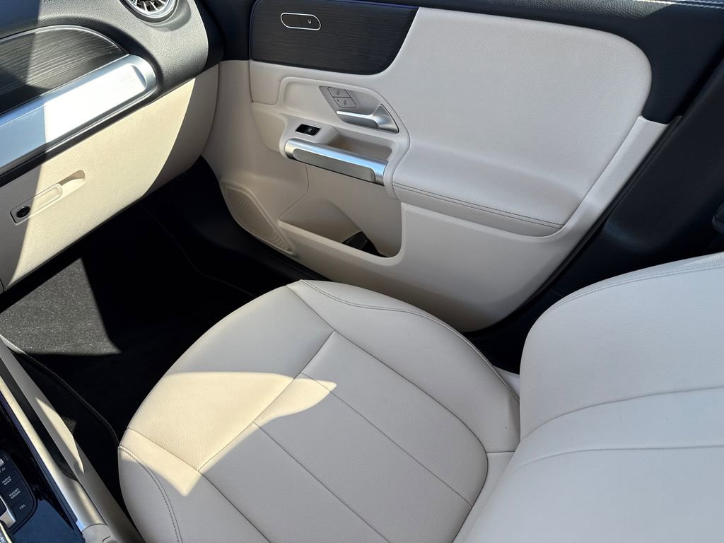 Used 2022 Mercedes-Benz GLB 250 image 15