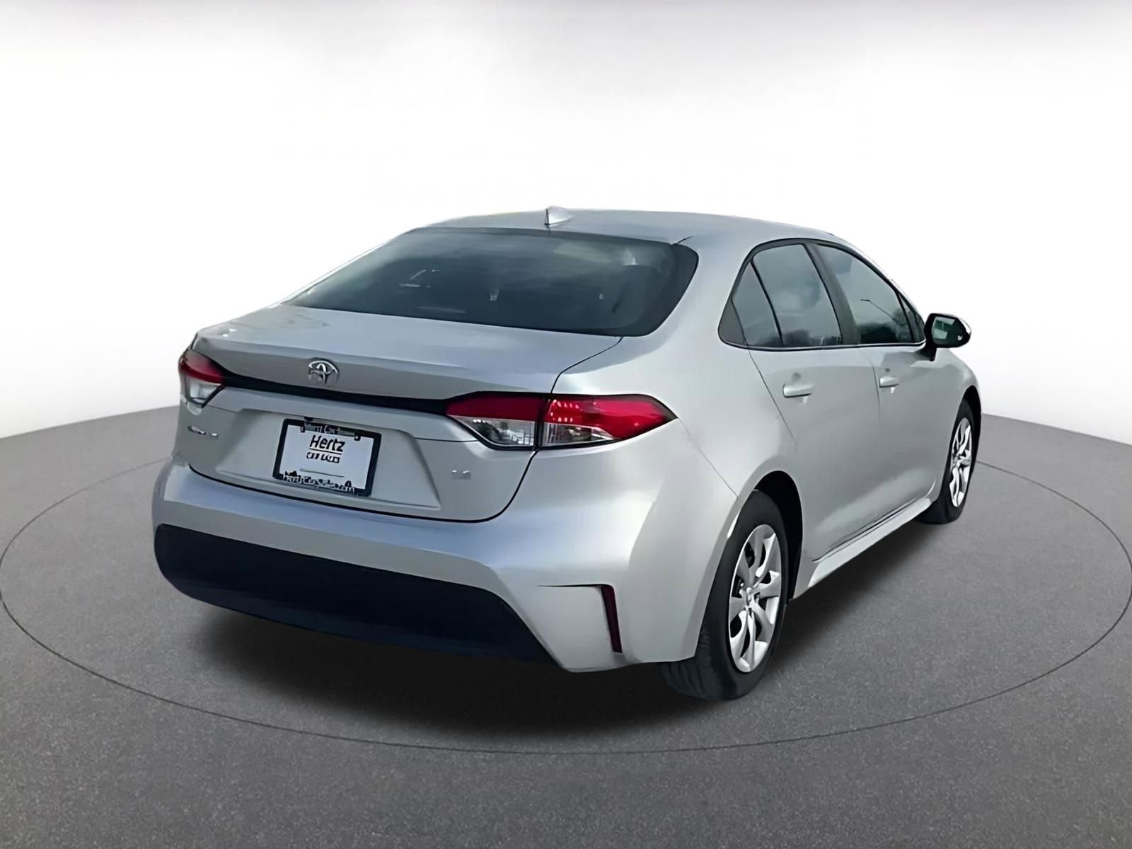 Used 2025 Toyota Corolla LE image 12