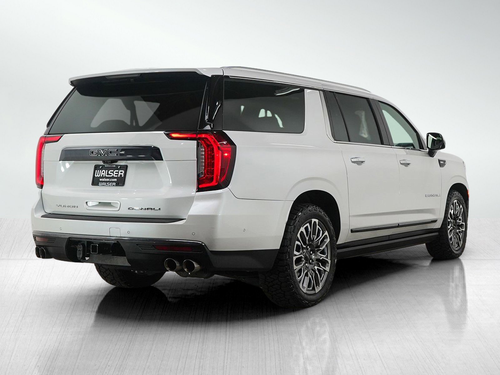 Used 2023 GMC Yukon XL Denali Ultimate image 5