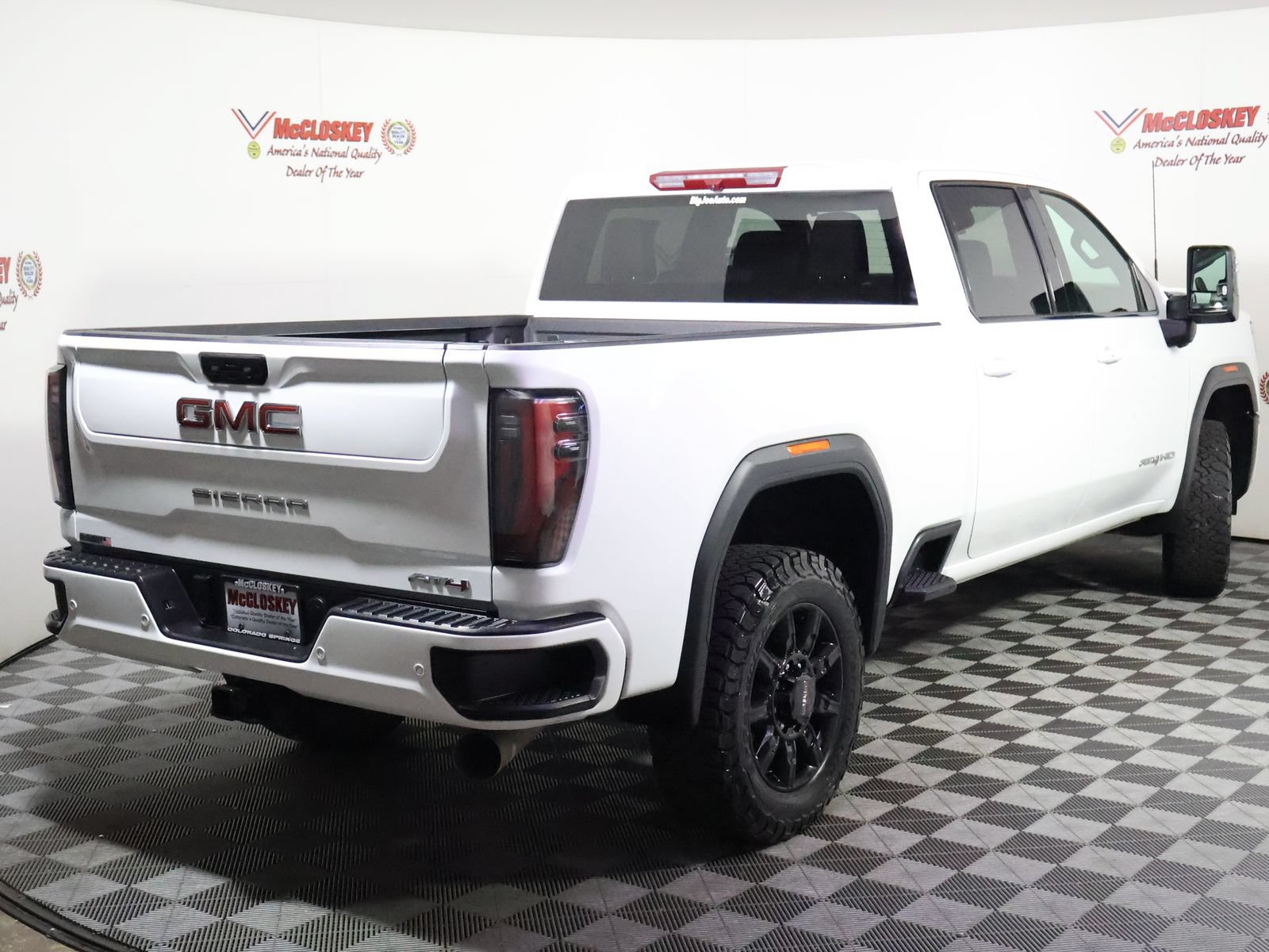 Used 2025 GMC Sierra 2500 AT4 AWD/4WD image 9