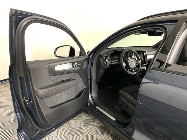 New 2026 Volvo XC40 B5 Ultra w/ Protection Package Premier image 26