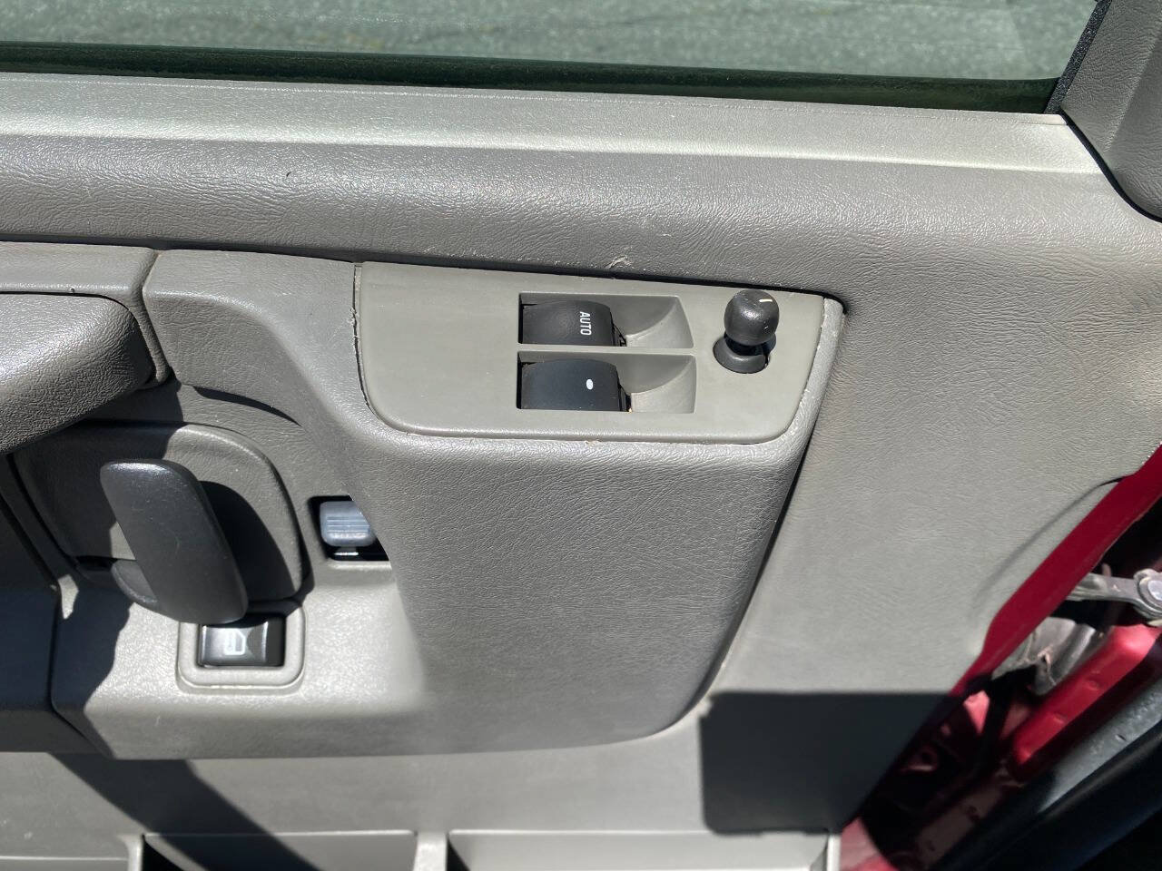 Used 2008 Chevrolet Express 1500 Passenger w/ LT Preferred Equipment Group RWD image 12