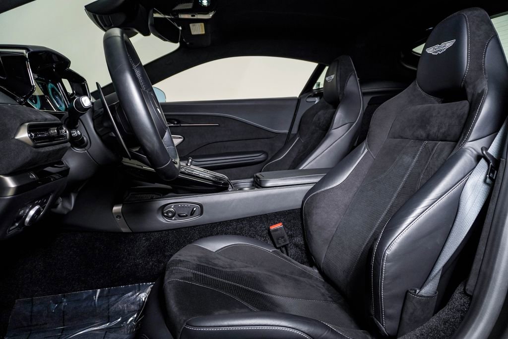 Used 2025 Aston Martin V8 Vantage Coupe RWD image 20