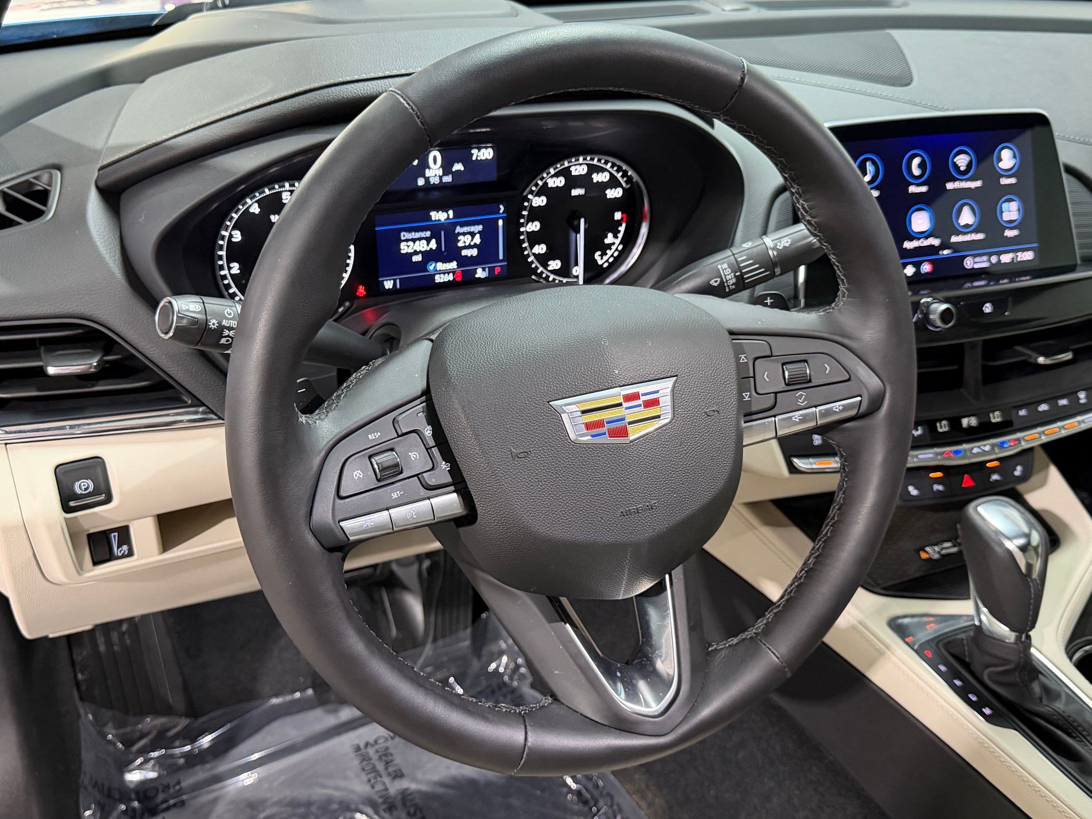 Used 2026 Cadillac CT4 Luxury RWD image 4