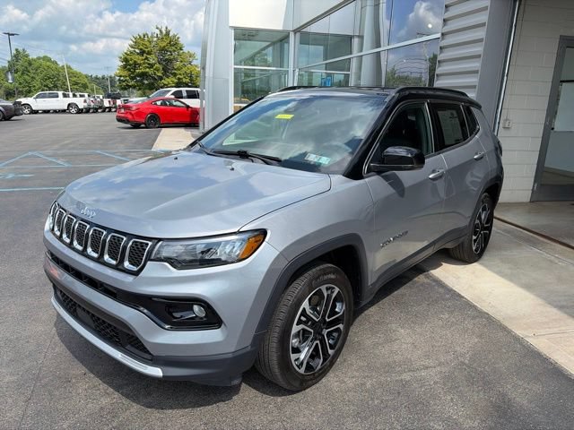 Used 2024 Jeep Compass Limited AWD/4WD image 2