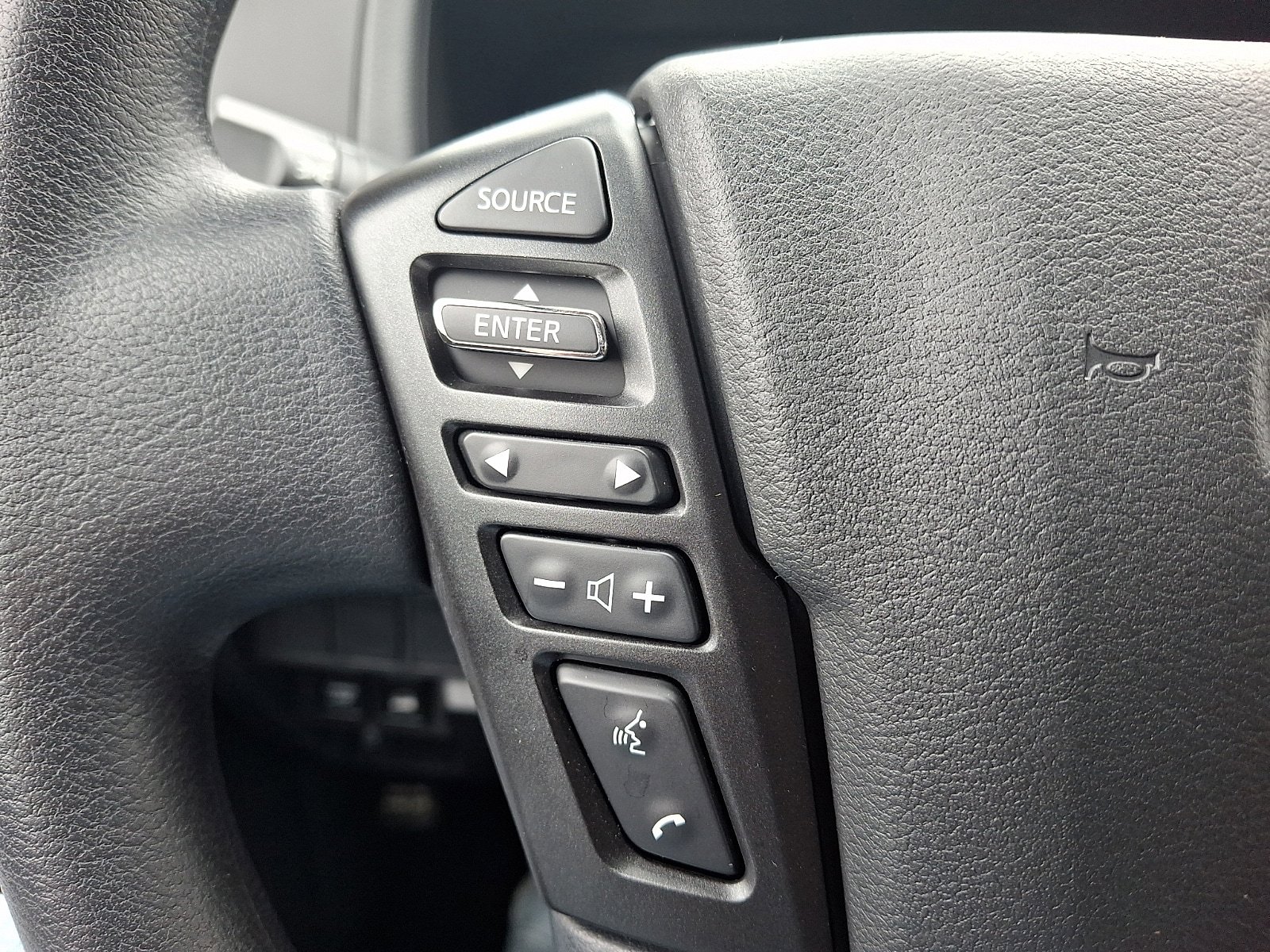 Used 2024 Nissan Frontier SV w/ Tow Package image 21