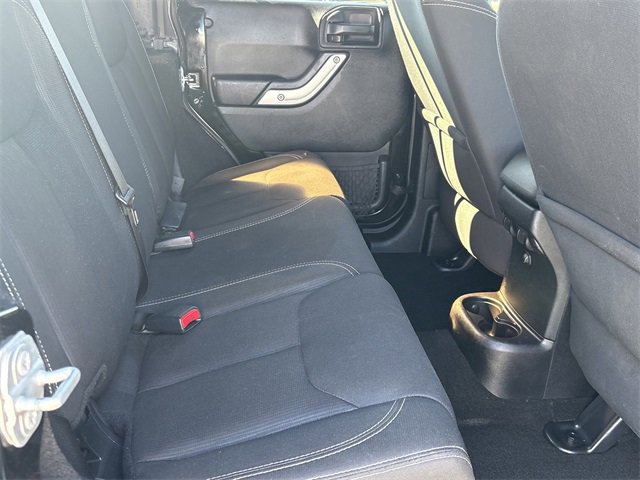 Used 2016 Jeep Wrangler Unlimited Sahara w/ Connectivity Group image 15