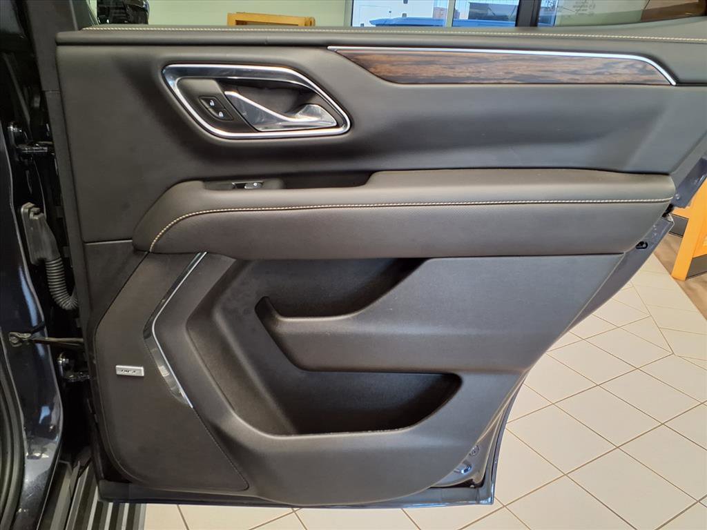 Used 2024 Chevrolet Tahoe Premier w/ Premium Package image 13