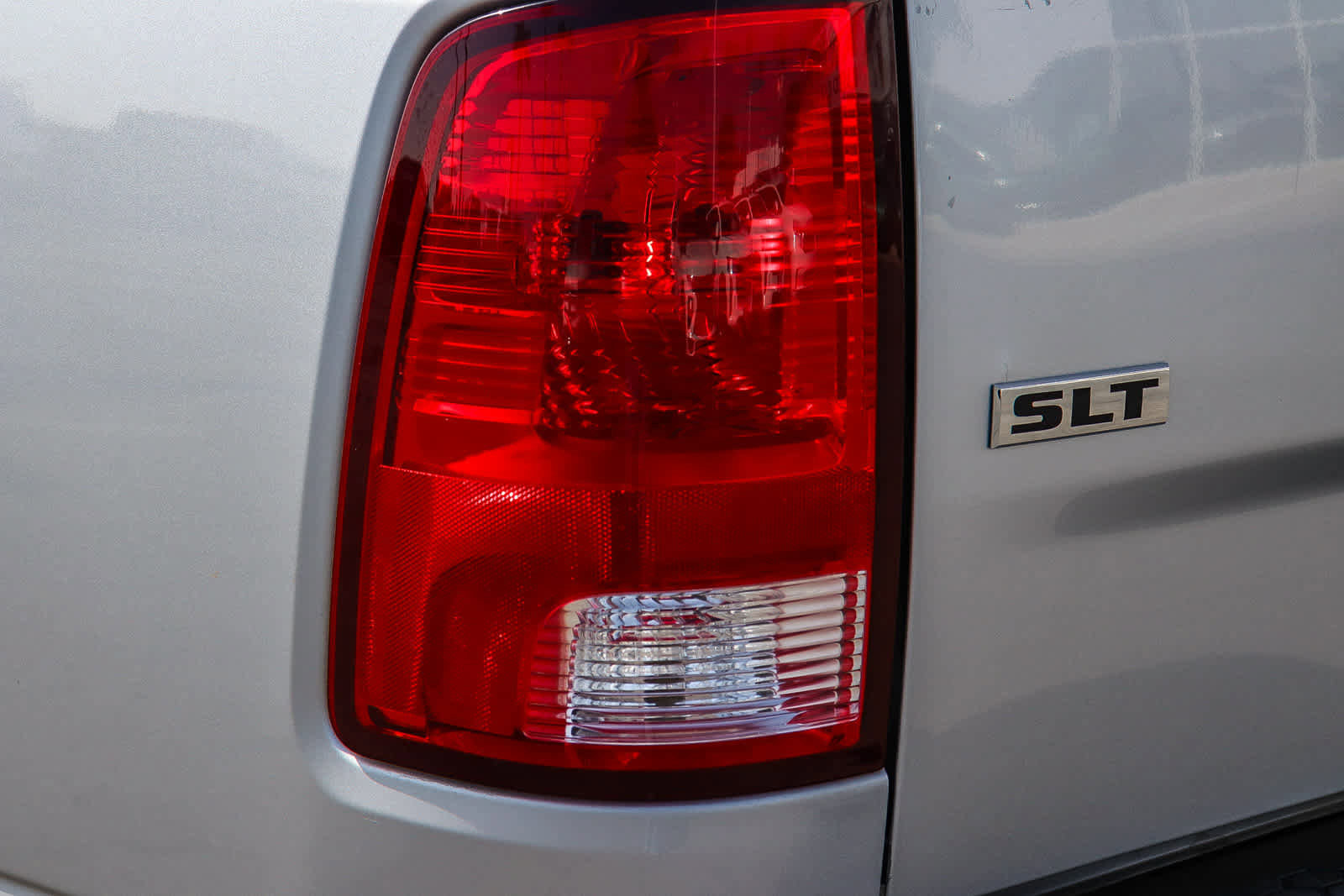 Used 2017 RAM 1500 Classic SLT image 9