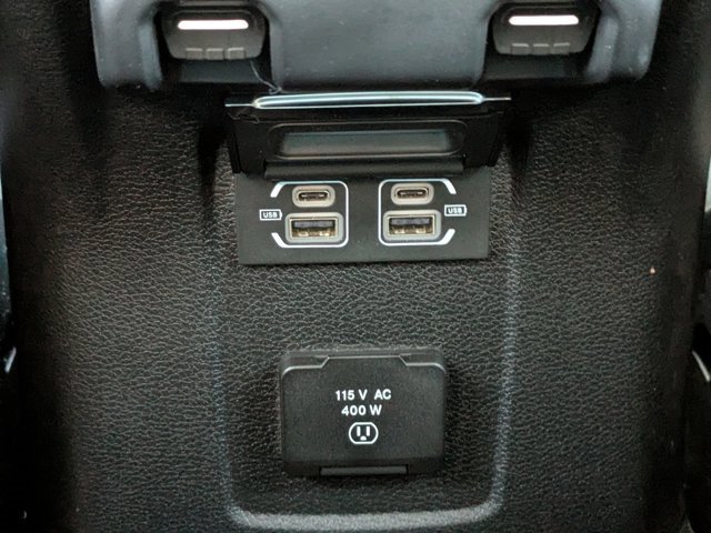 Used 2024 Jeep Gladiator Rubicon w/ Technology Group image 16