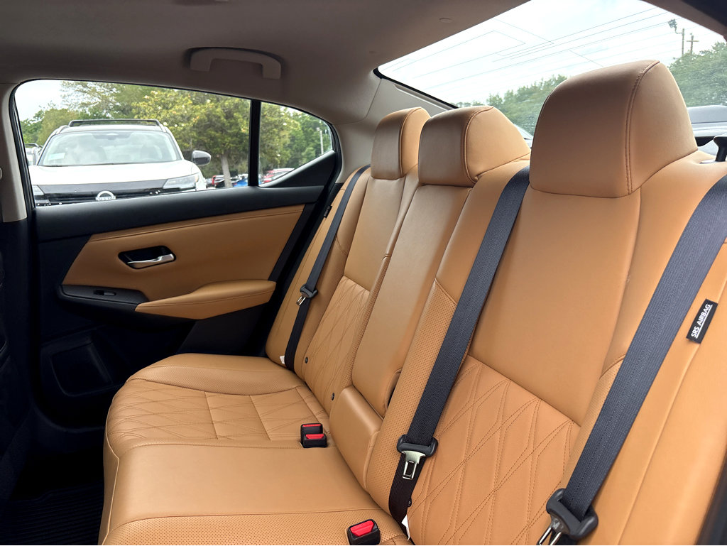 Used 2023 Nissan Sentra SV w/ SV Premium Package FWD image 18