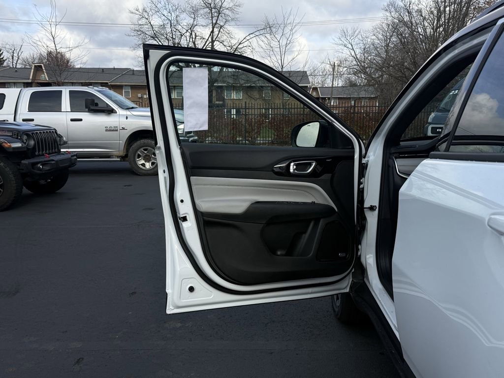 New 2026 Jeep Compass Limited w/ Sun, Sound & Navigation Group image 10