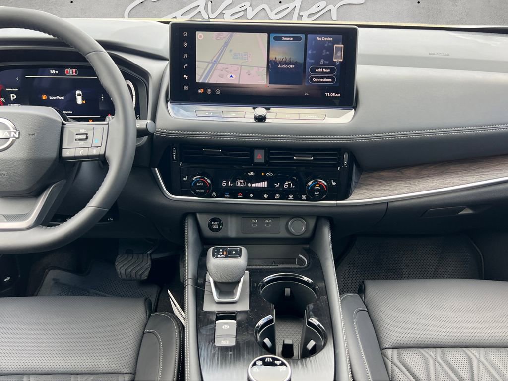 New 2026 Nissan Rogue Platinum image 3