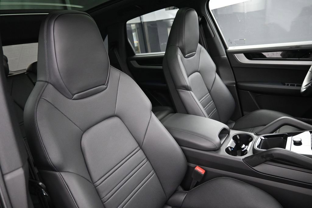 Certified 2026 Porsche Cayenne E-Hybrid AWD/4WD image 28